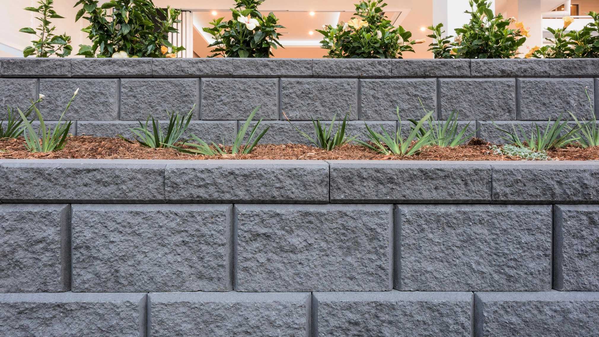 Concrete-Masonry-Retaining-Walls-sm